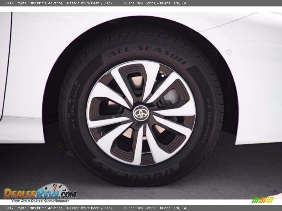 2017 Toyota Prius Prime Advance Blizzard White Pearl / Black Photo #32