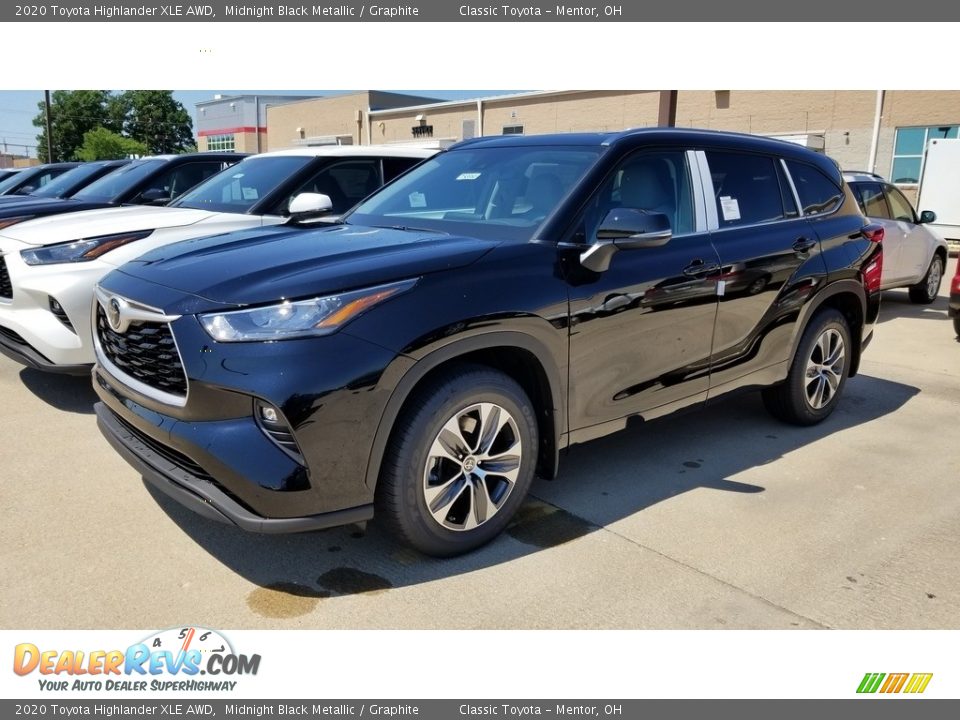 2020 Toyota Highlander XLE AWD Midnight Black Metallic / Graphite Photo #1