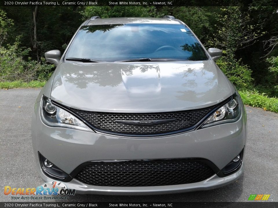 2020 Chrysler Pacifica Touring L Ceramic Grey / Black Photo #3