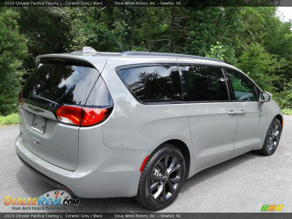 2020 Chrysler Pacifica Touring L Ceramic Grey / Black Photo #7