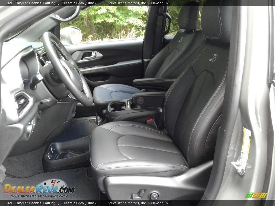 Front Seat of 2020 Chrysler Pacifica Touring L Photo #11