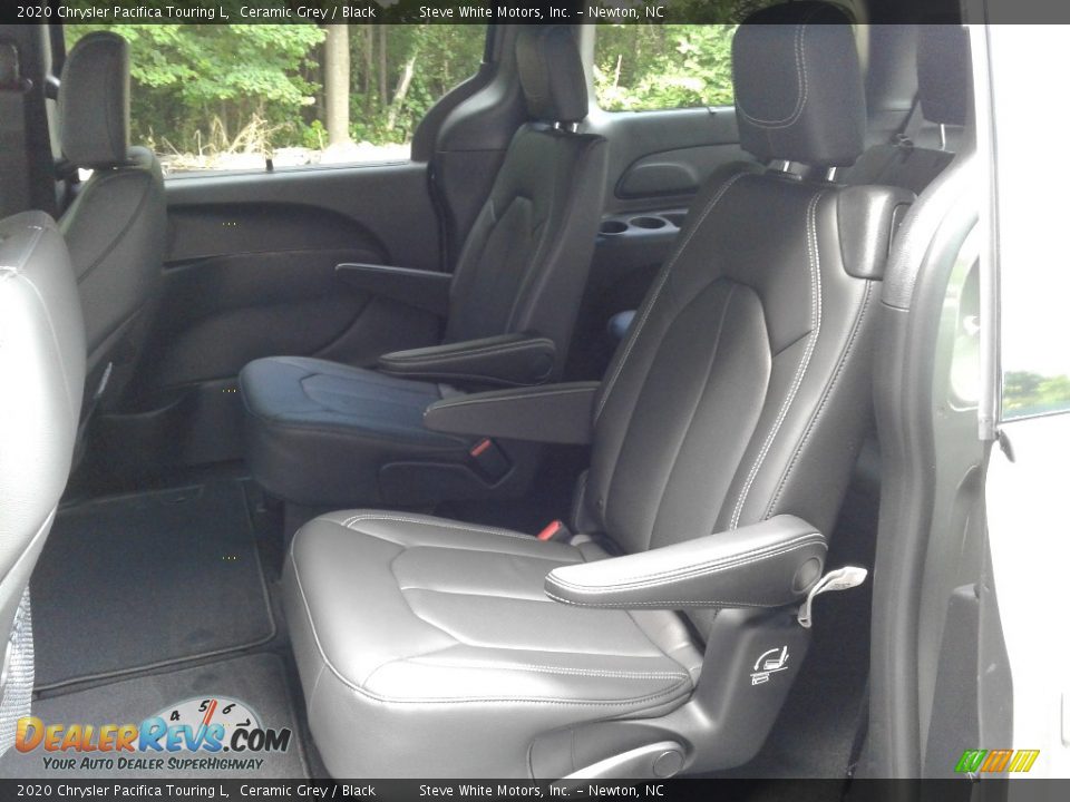 Rear Seat of 2020 Chrysler Pacifica Touring L Photo #14