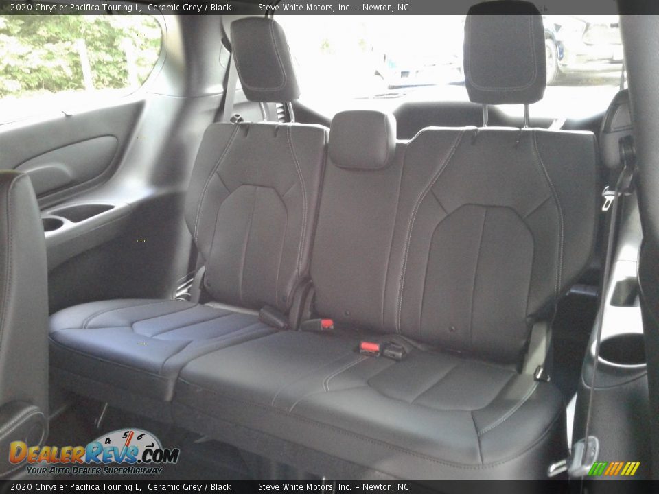 2020 Chrysler Pacifica Touring L Ceramic Grey / Black Photo #16