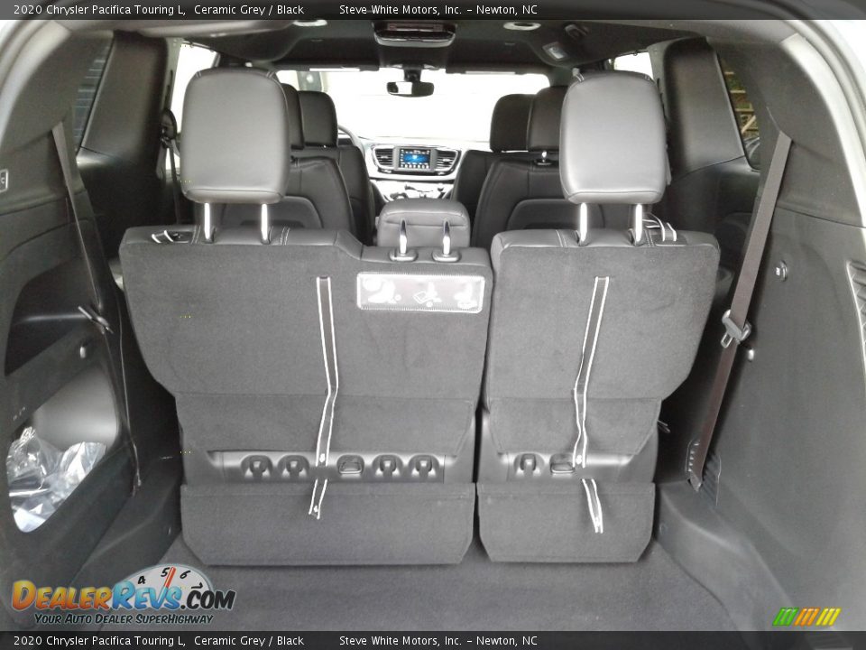 2020 Chrysler Pacifica Touring L Ceramic Grey / Black Photo #17