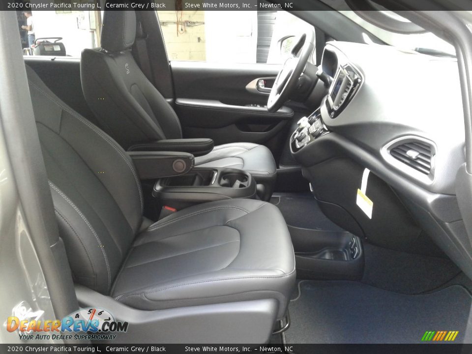 2020 Chrysler Pacifica Touring L Ceramic Grey / Black Photo #19