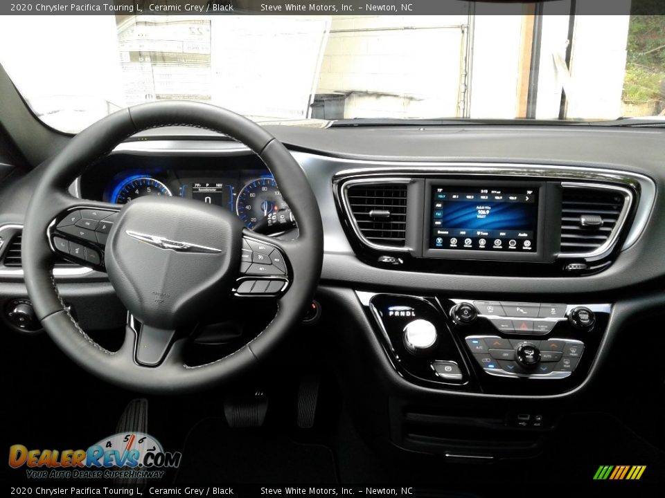 2020 Chrysler Pacifica Touring L Ceramic Grey / Black Photo #20