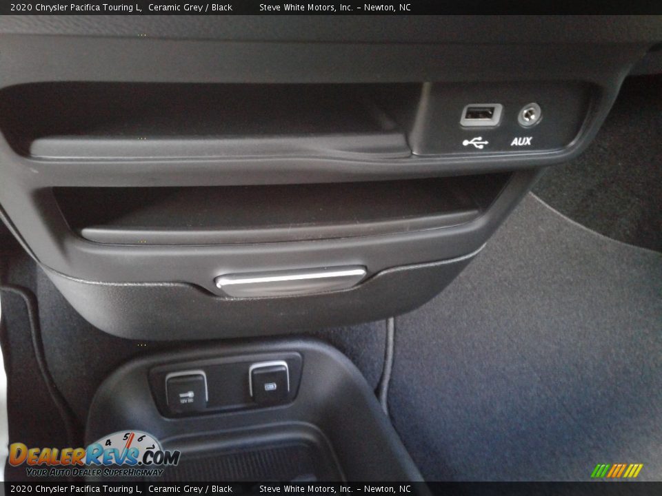 2020 Chrysler Pacifica Touring L Ceramic Grey / Black Photo #29