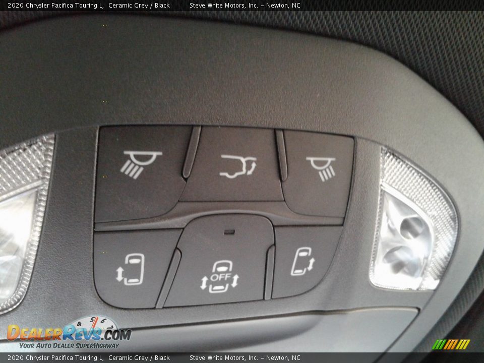 2020 Chrysler Pacifica Touring L Ceramic Grey / Black Photo #33