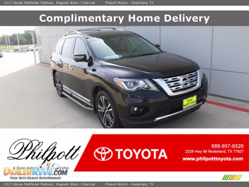 2017 Nissan Pathfinder Platinum Magnetic Black / Charcoal Photo #1