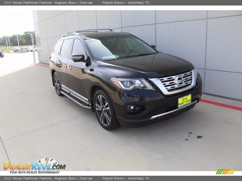 2017 Nissan Pathfinder Platinum Magnetic Black / Charcoal Photo #2