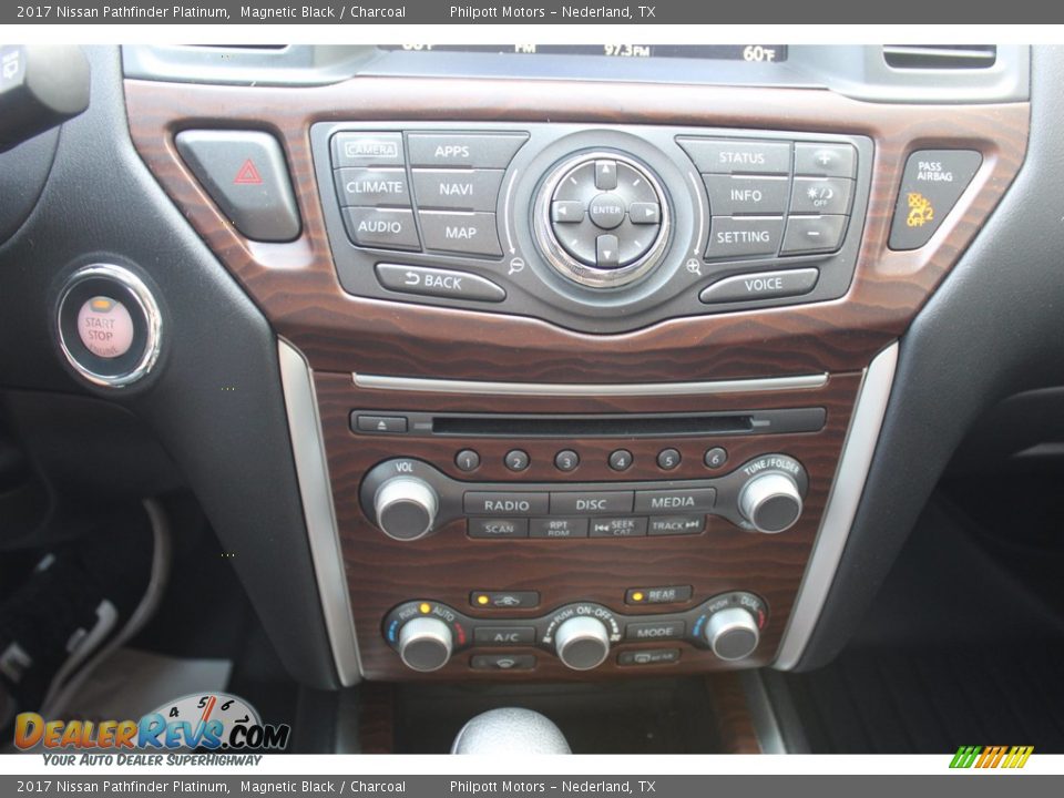 2017 Nissan Pathfinder Platinum Magnetic Black / Charcoal Photo #14