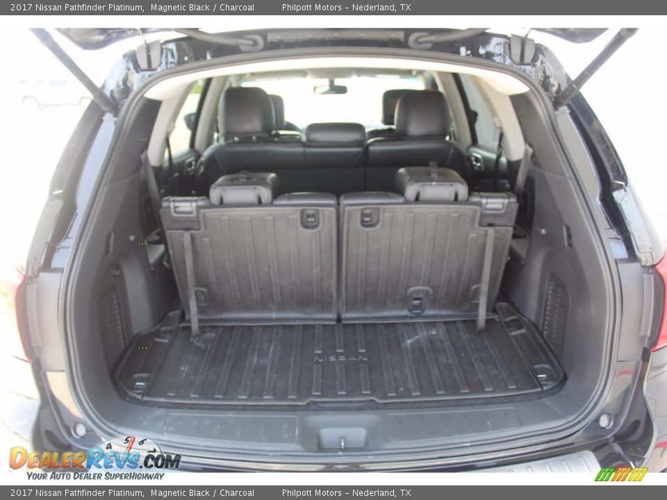 2017 Nissan Pathfinder Platinum Magnetic Black / Charcoal Photo #23