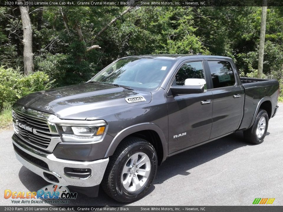 Front 3/4 View of 2020 Ram 1500 Laramie Crew Cab 4x4 Photo #2