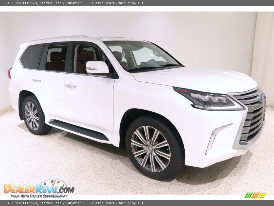 Front 3/4 View of 2017 Lexus LX 570 Photo #1