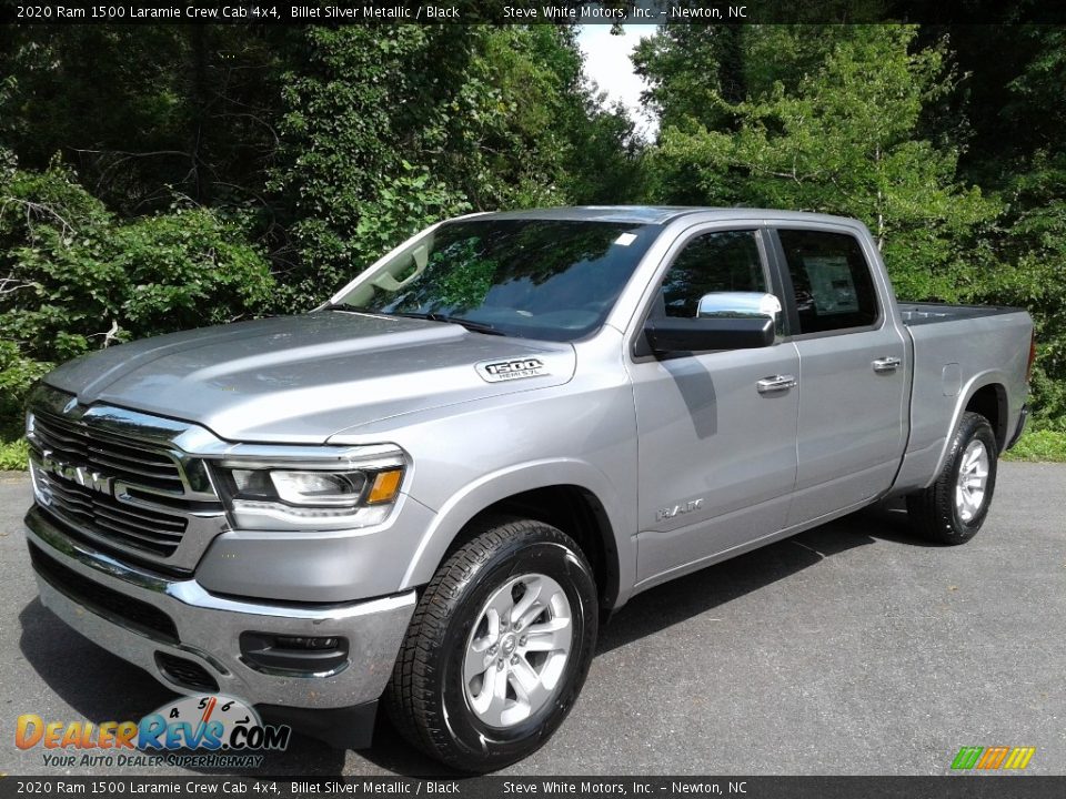 Front 3/4 View of 2020 Ram 1500 Laramie Crew Cab 4x4 Photo #2