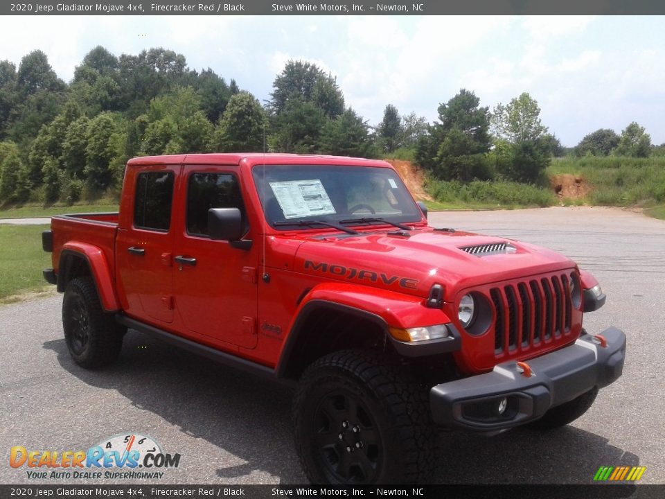 Front 3/4 View of 2020 Jeep Gladiator Mojave 4x4 Photo #3