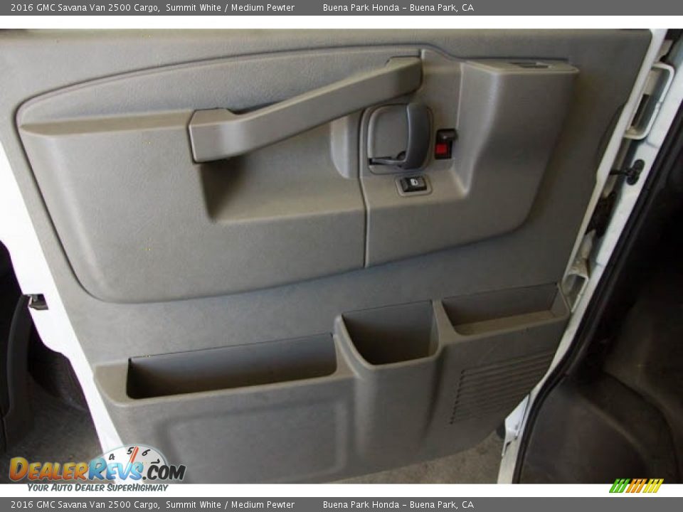 Door Panel of 2016 GMC Savana Van 2500 Cargo Photo #25