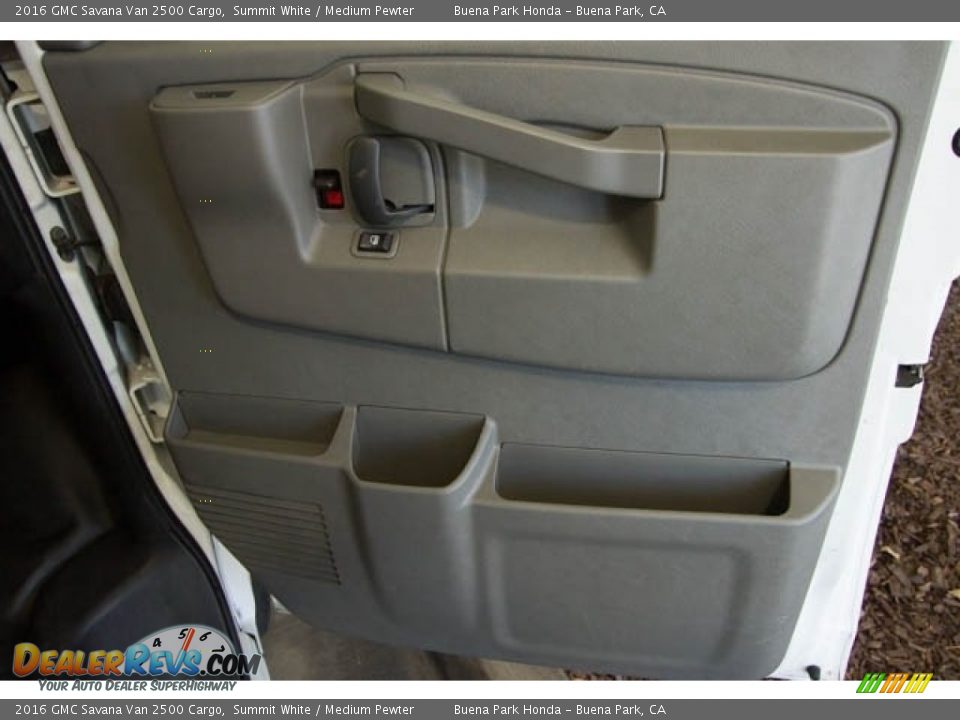 Door Panel of 2016 GMC Savana Van 2500 Cargo Photo #26