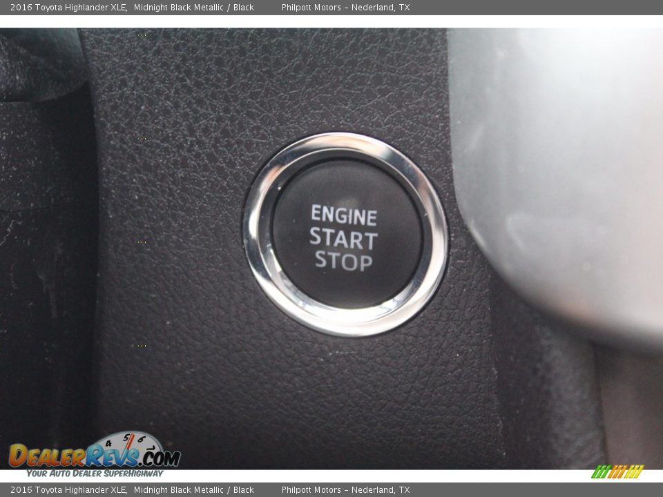 2016 Toyota Highlander XLE Midnight Black Metallic / Black Photo #17