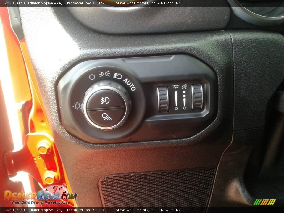 Controls of 2020 Jeep Gladiator Mojave 4x4 Photo #14