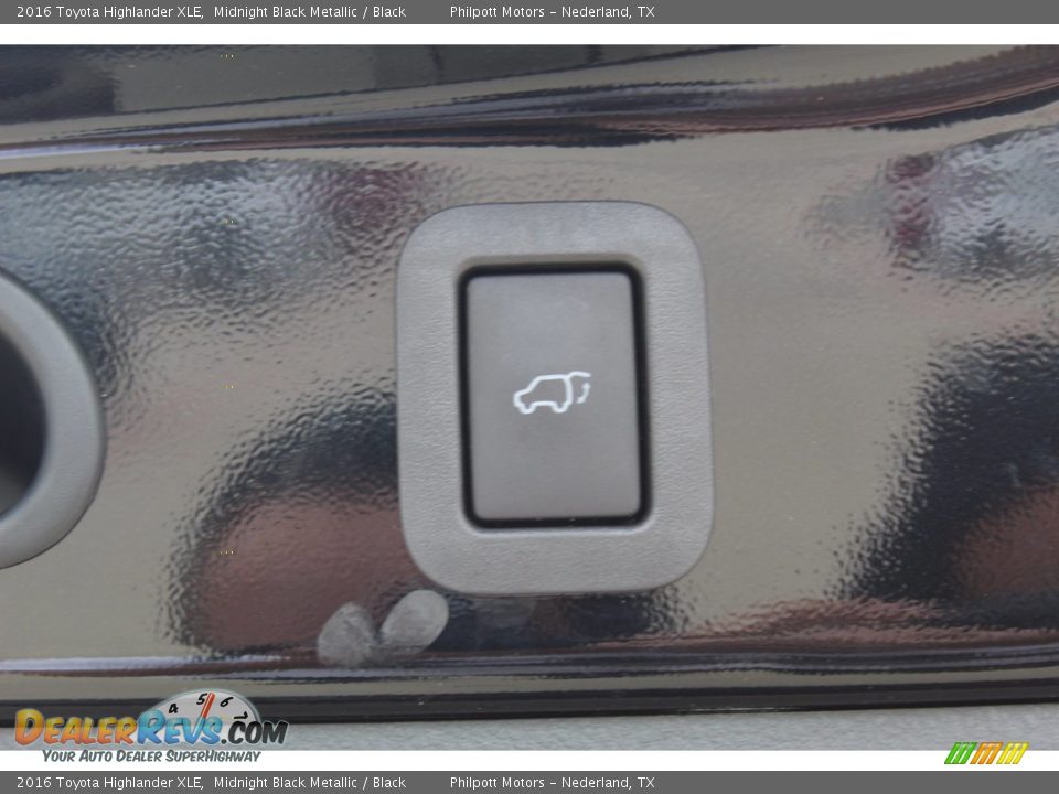 2016 Toyota Highlander XLE Midnight Black Metallic / Black Photo #25