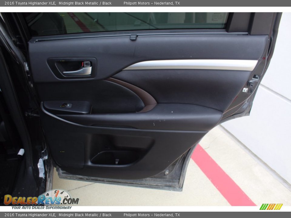 2016 Toyota Highlander XLE Midnight Black Metallic / Black Photo #26