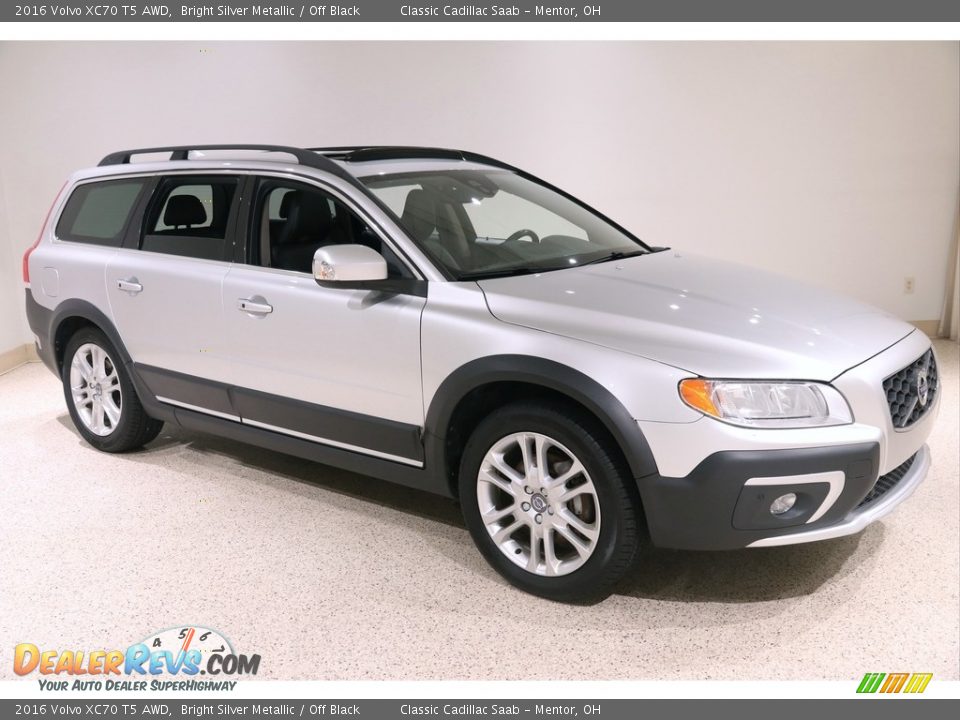 2016 Volvo XC70 T5 AWD Bright Silver Metallic / Off Black Photo #1