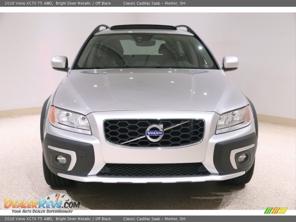 2016 Volvo XC70 T5 AWD Bright Silver Metallic / Off Black Photo #2