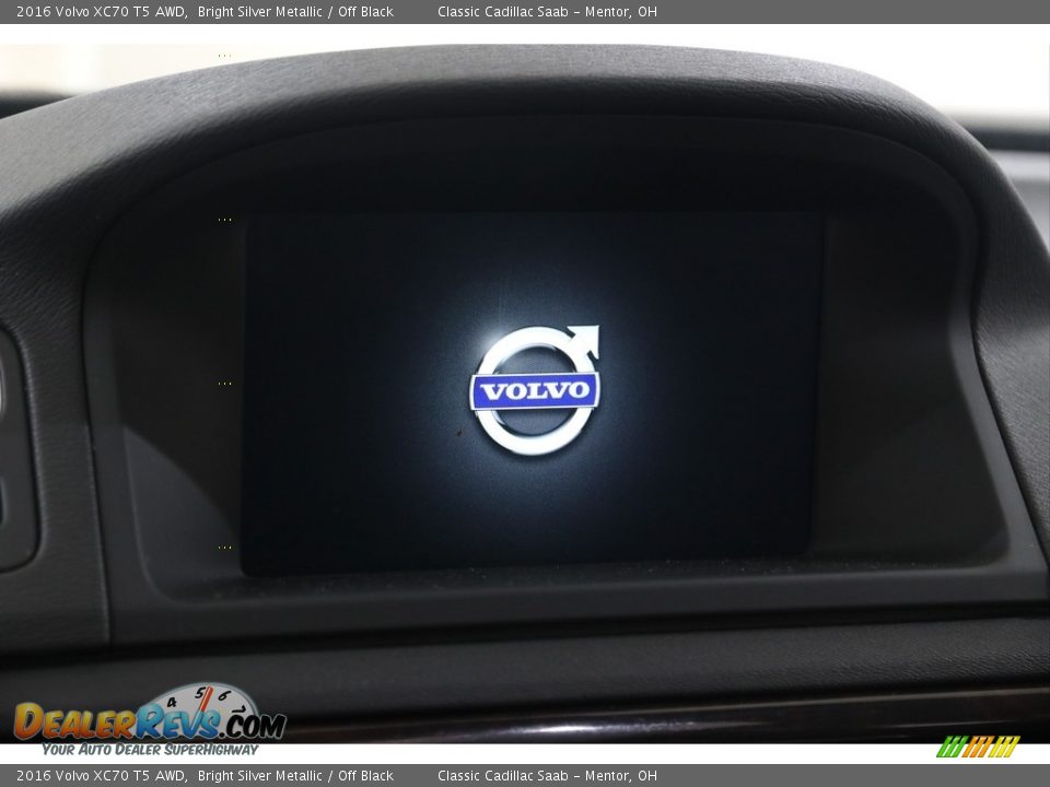 2016 Volvo XC70 T5 AWD Bright Silver Metallic / Off Black Photo #10