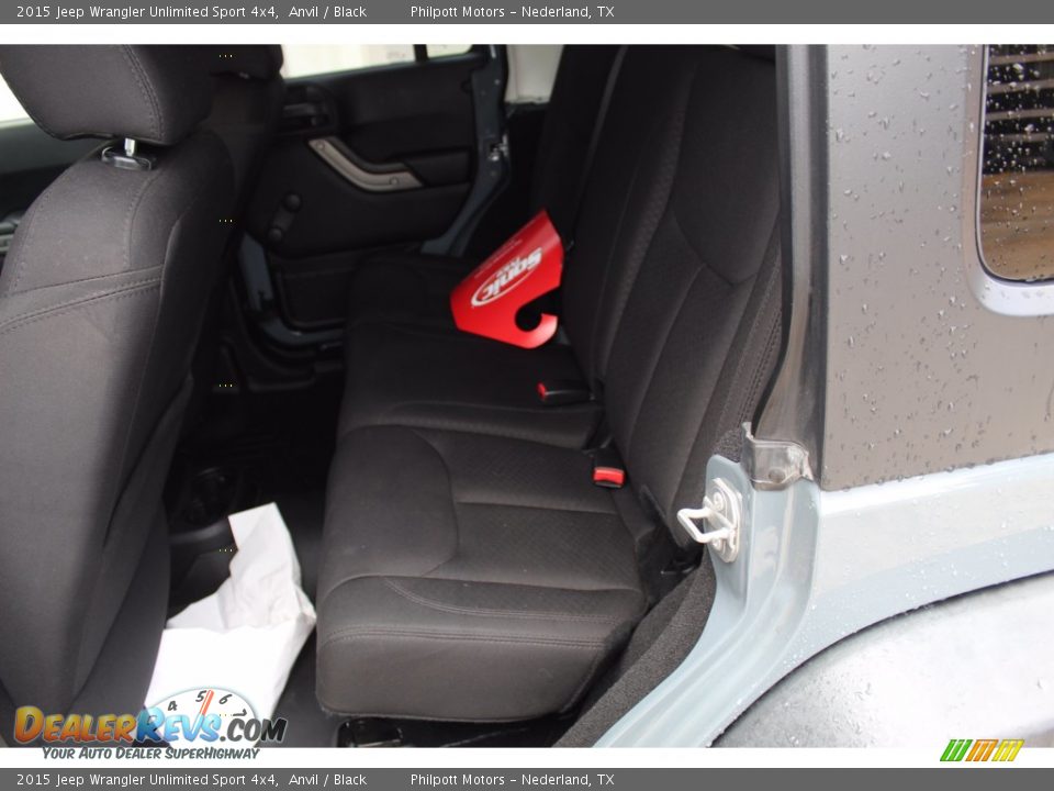 2015 Jeep Wrangler Unlimited Sport 4x4 Anvil / Black Photo #18