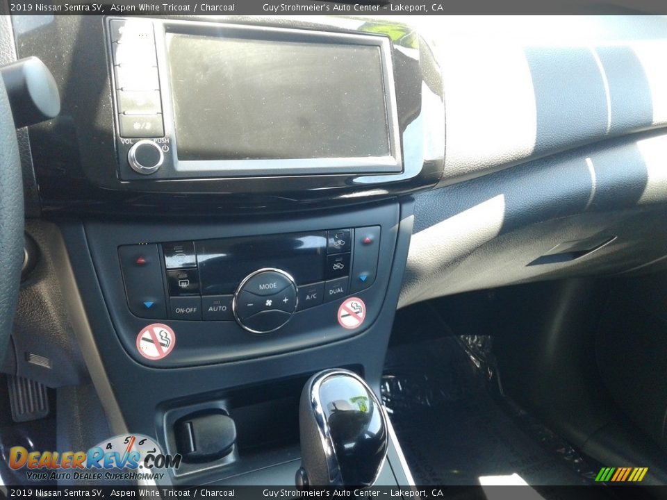 2019 Nissan Sentra SV Aspen White Tricoat / Charcoal Photo #7