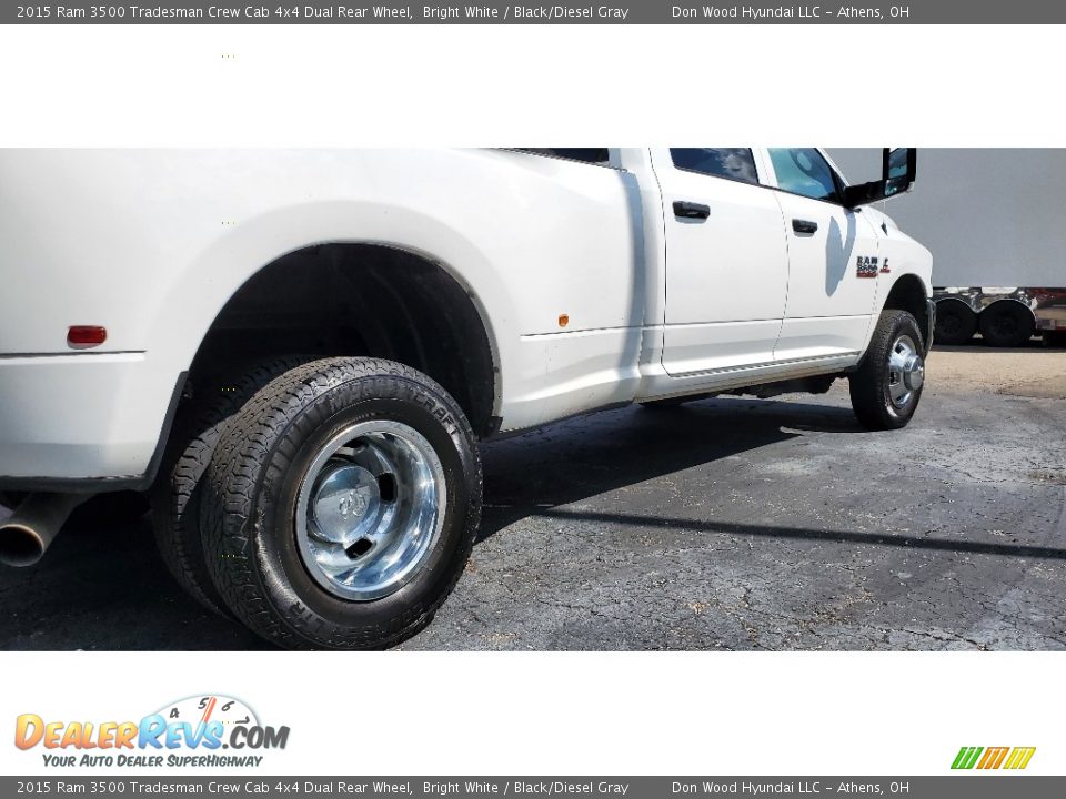 2015 Ram 3500 Tradesman Crew Cab 4x4 Dual Rear Wheel Bright White / Black/Diesel Gray Photo #14