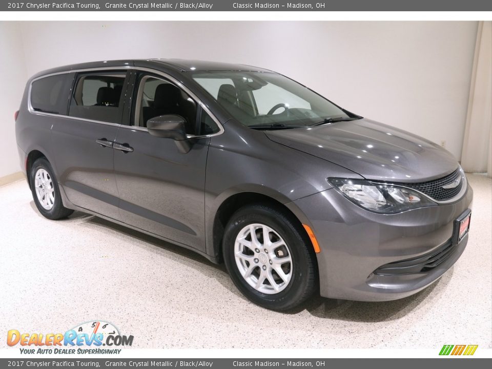 2017 Chrysler Pacifica Touring Granite Crystal Metallic / Black/Alloy Photo #1