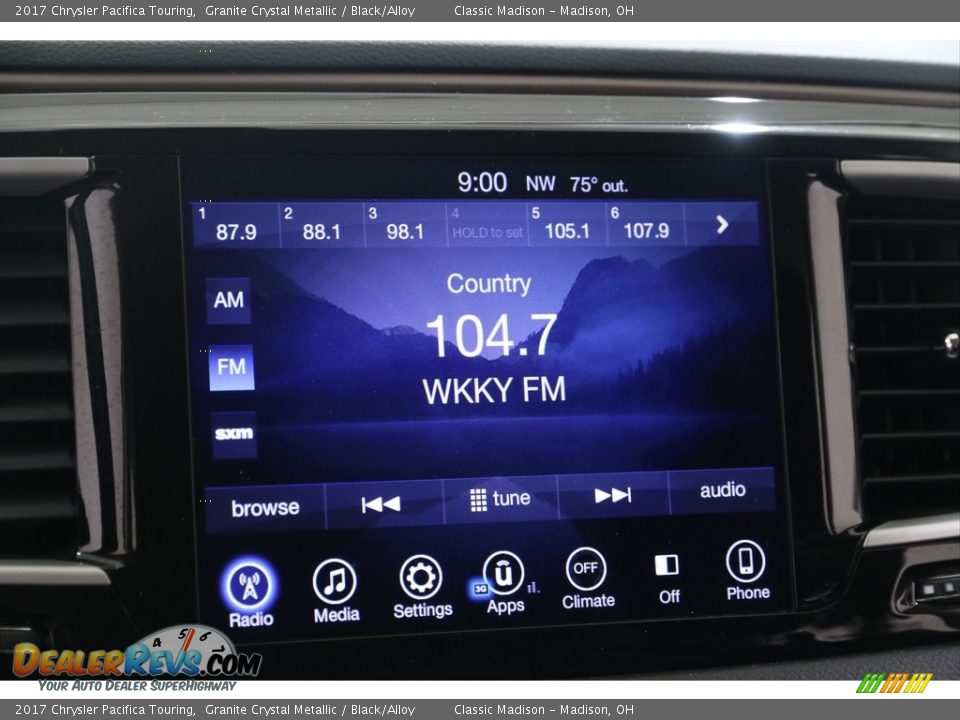 2017 Chrysler Pacifica Touring Granite Crystal Metallic / Black/Alloy Photo #10