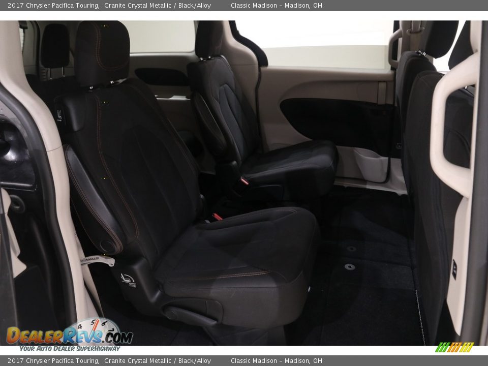 2017 Chrysler Pacifica Touring Granite Crystal Metallic / Black/Alloy Photo #20