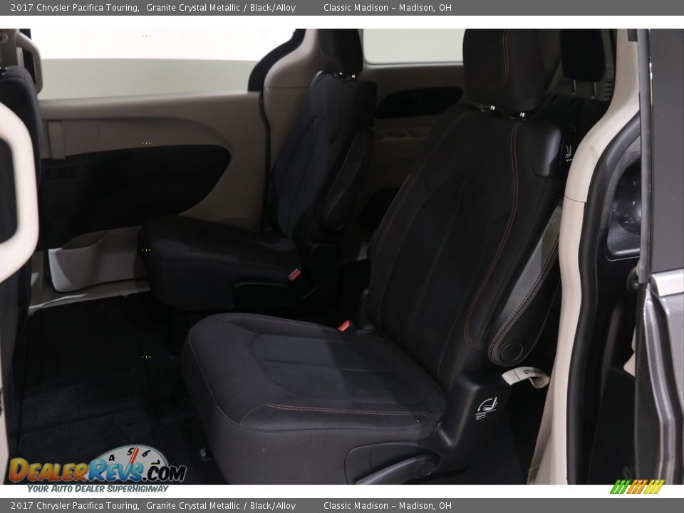 2017 Chrysler Pacifica Touring Granite Crystal Metallic / Black/Alloy Photo #21