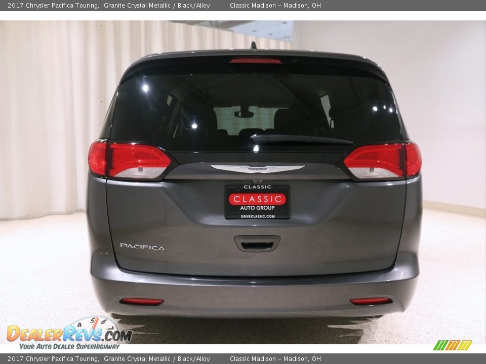 2017 Chrysler Pacifica Touring Granite Crystal Metallic / Black/Alloy Photo #23
