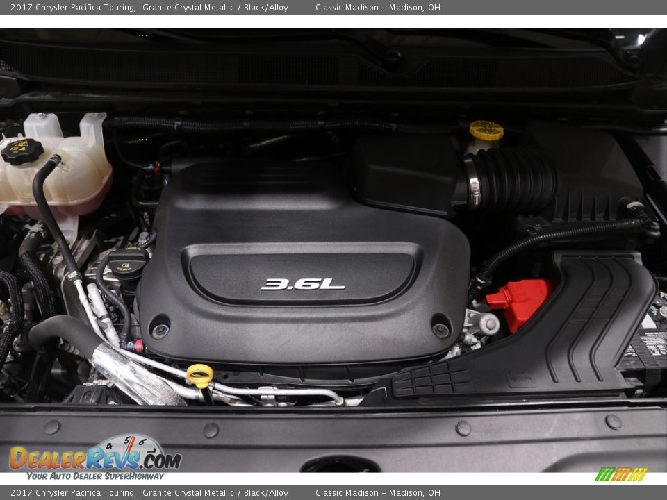 2017 Chrysler Pacifica Touring Granite Crystal Metallic / Black/Alloy Photo #24