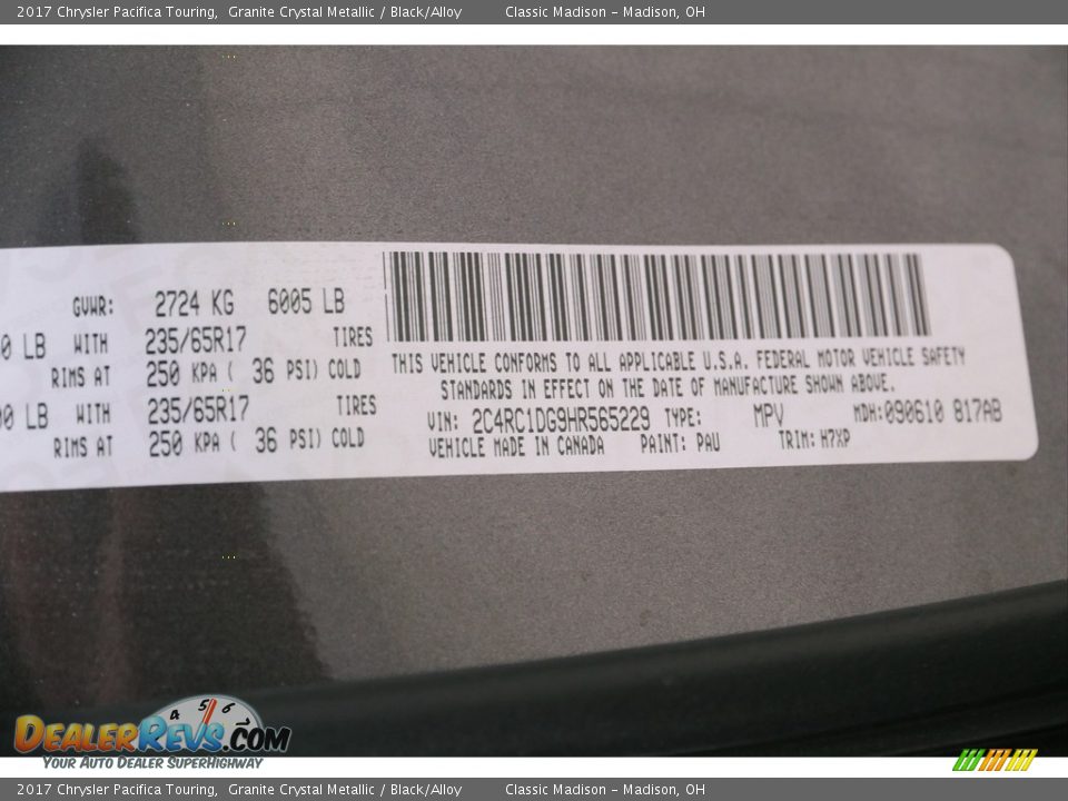 2017 Chrysler Pacifica Touring Granite Crystal Metallic / Black/Alloy Photo #25