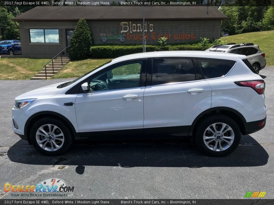 2017 Ford Escape SE 4WD Oxford White / Medium Light Stone Photo #1