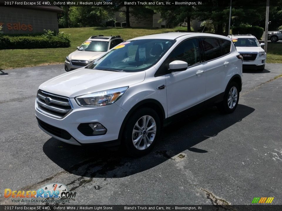2017 Ford Escape SE 4WD Oxford White / Medium Light Stone Photo #2