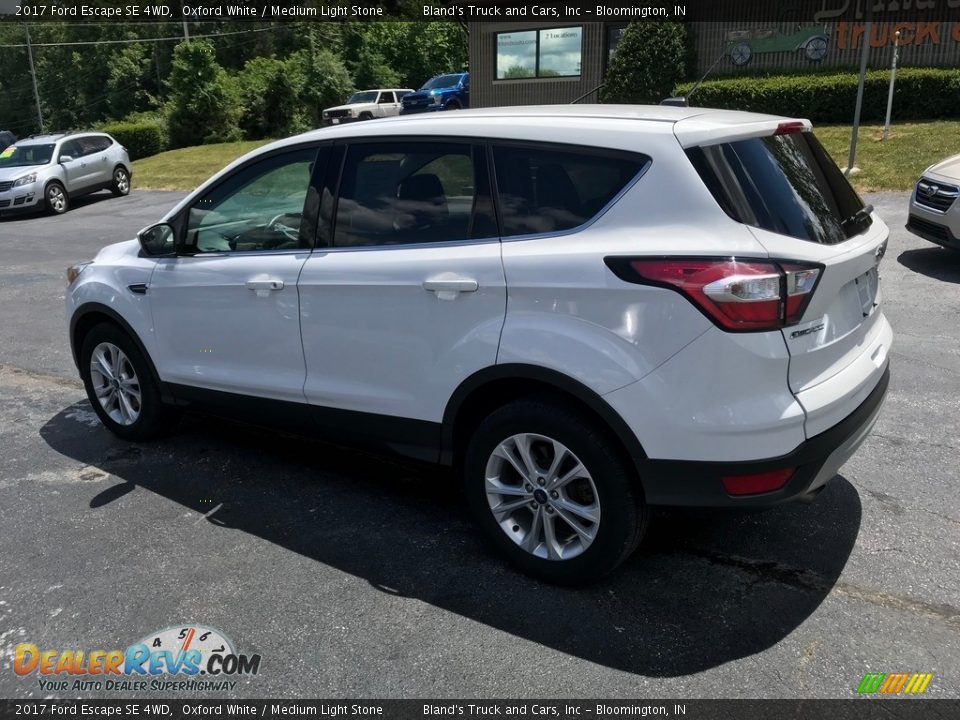 2017 Ford Escape SE 4WD Oxford White / Medium Light Stone Photo #10