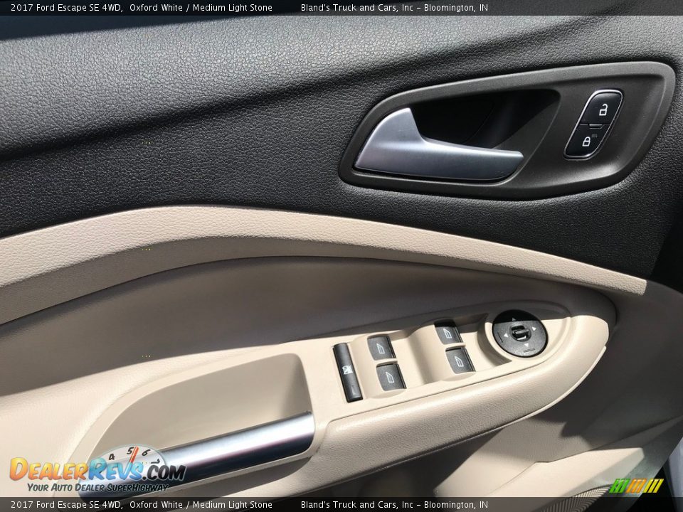 2017 Ford Escape SE 4WD Oxford White / Medium Light Stone Photo #11