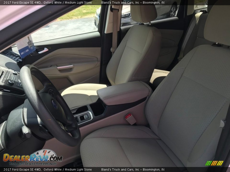 2017 Ford Escape SE 4WD Oxford White / Medium Light Stone Photo #13