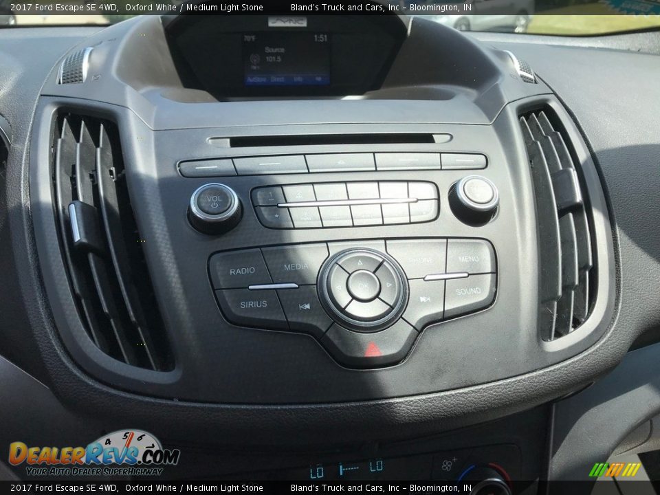 2017 Ford Escape SE 4WD Oxford White / Medium Light Stone Photo #25