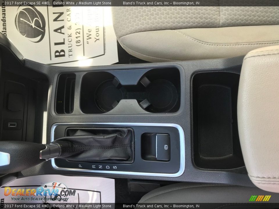 2017 Ford Escape SE 4WD Oxford White / Medium Light Stone Photo #27