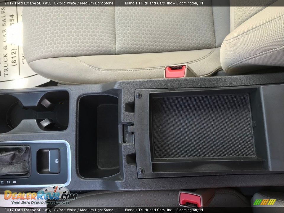 2017 Ford Escape SE 4WD Oxford White / Medium Light Stone Photo #28