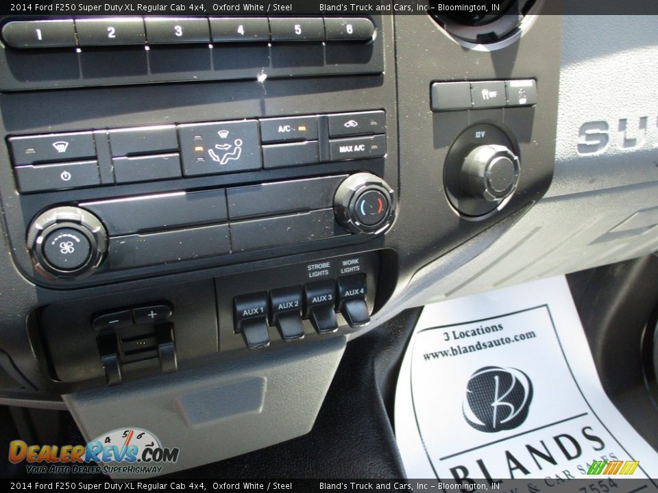 2014 Ford F250 Super Duty XL Regular Cab 4x4 Oxford White / Steel Photo #19