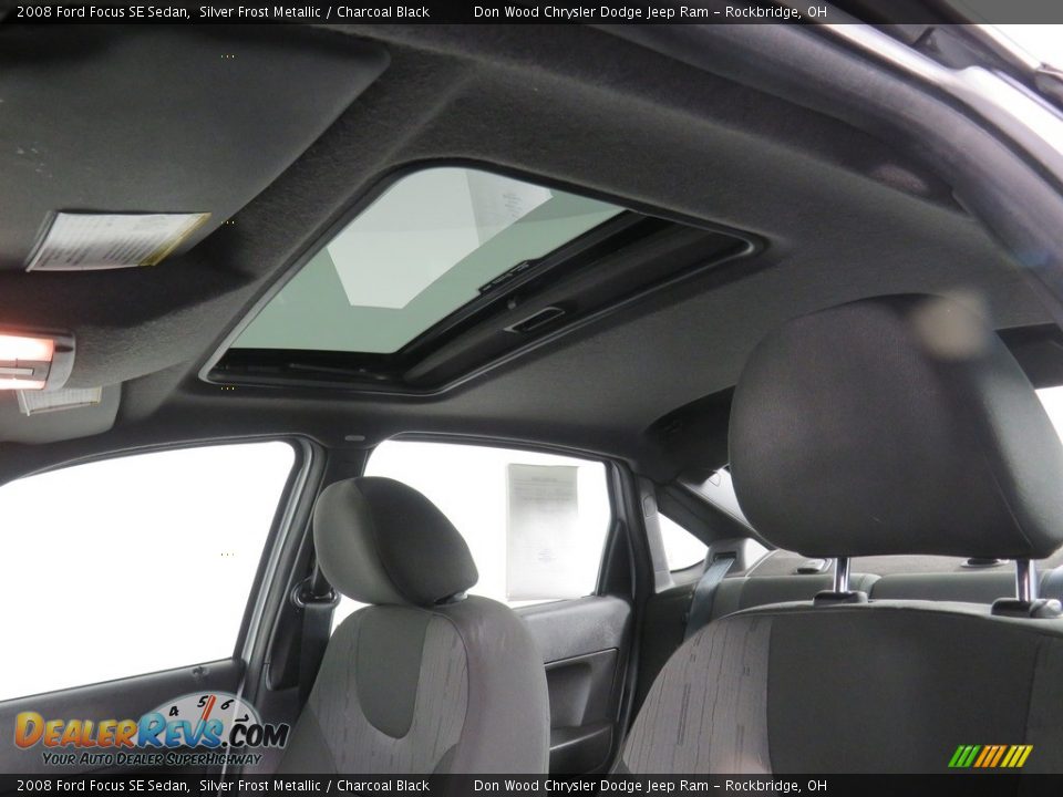2008 Ford Focus SE Sedan Silver Frost Metallic / Charcoal Black Photo #2