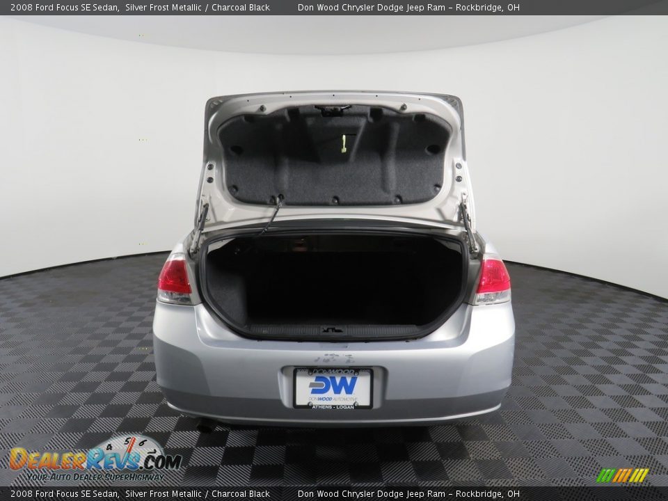 2008 Ford Focus SE Sedan Silver Frost Metallic / Charcoal Black Photo #12